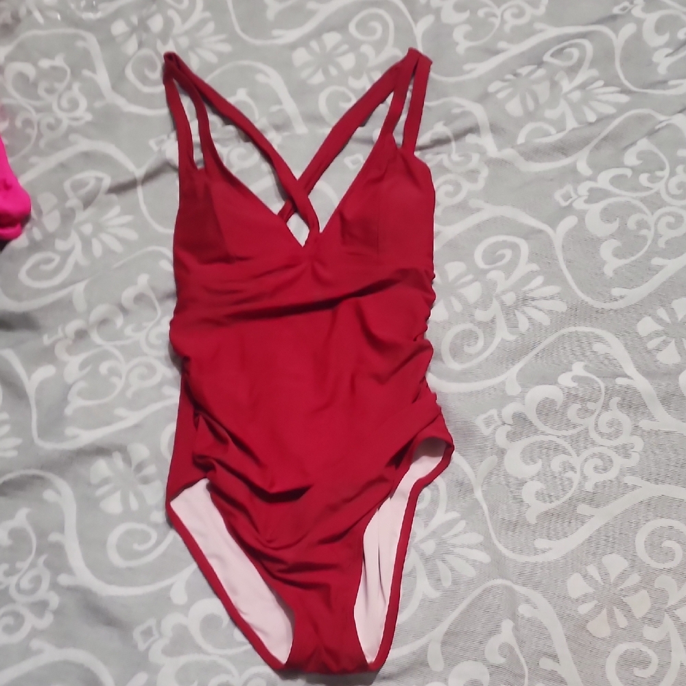 Cupshe Deep Red Women's Size M One Piece Swimsuit